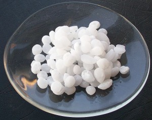 755px-SodiumHydroxide